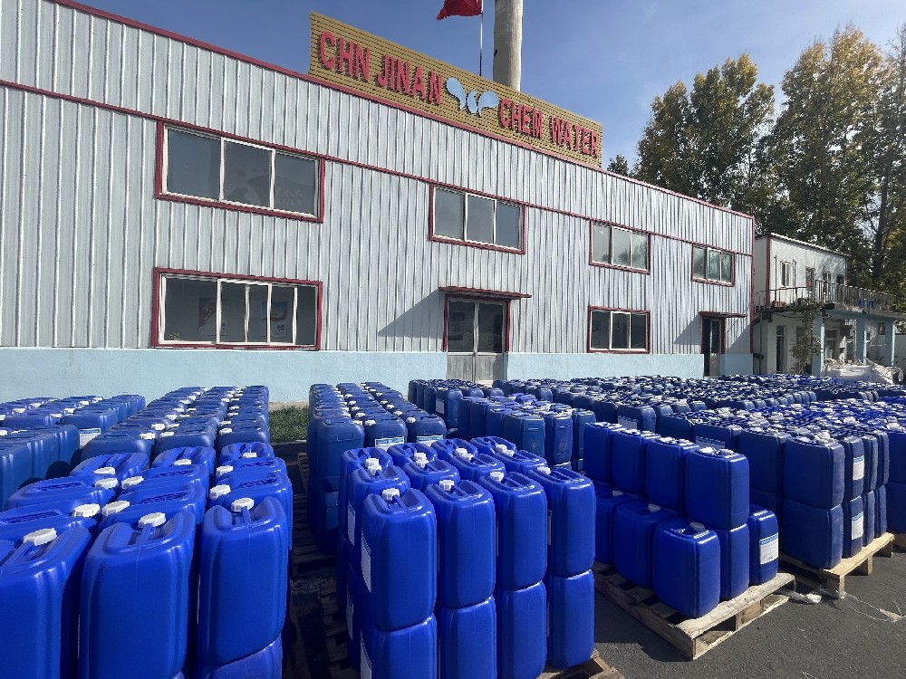 供熱采暖季來(lái)臨，40噸熱網(wǎng)阻垢劑發(fā)貨！